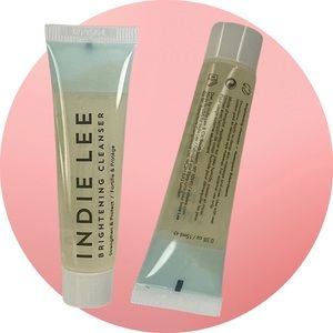 2 INDIE LEE
Brightening Cleanser